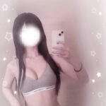 もな🤍少し恥ずかしい📸